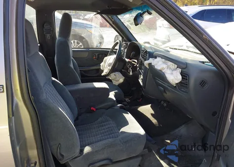 2000 Chevrolet S-10 Ls из США, поврежденный, VIN 1GCCS144XYK160171